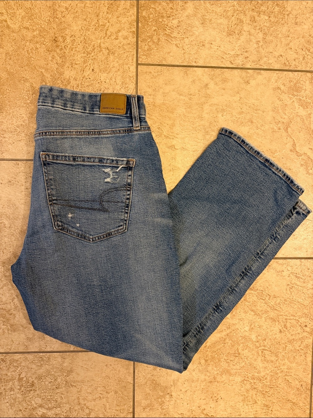 NWOT Women’s American Eagle straight leg jeans size 14